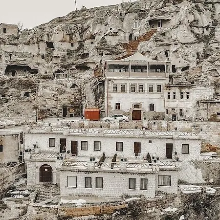Hotel Cave House