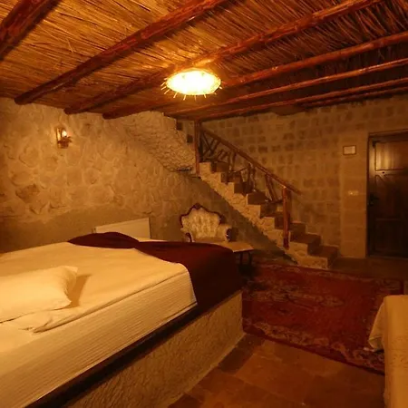 Hotel Cave House 2*