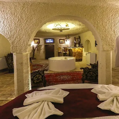 Hotel Cave House 2*