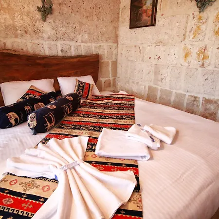 Hotel Cave House 2*